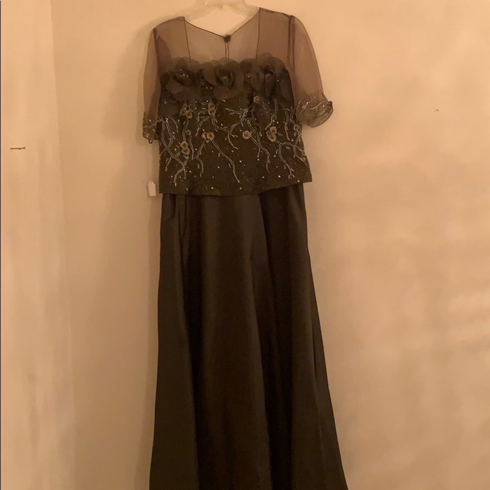 3D flowered dress